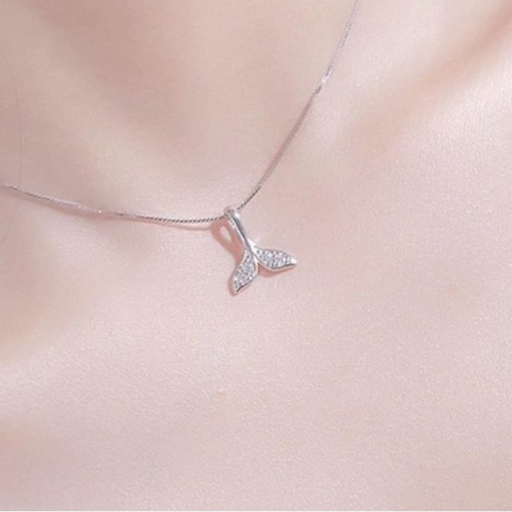 Silver Mermaid Tail Necklace Nautical whale tail  925silver pl 18"-20' chain.NEW - Picture 8 of 9
